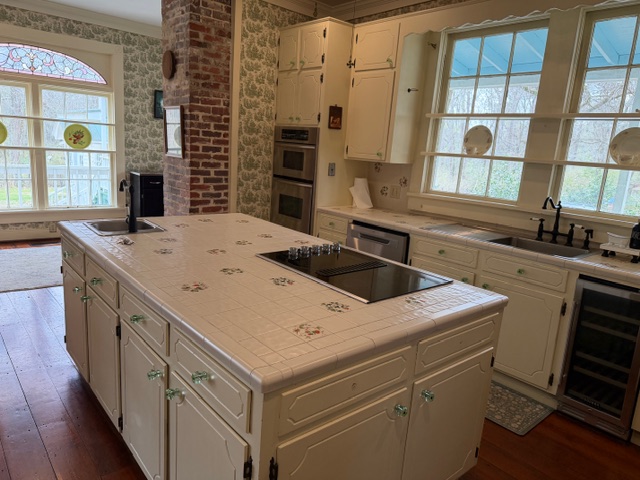 305 W Lafayette Street