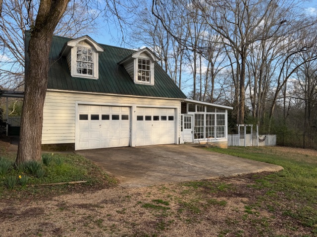 305 W Lafayette Street