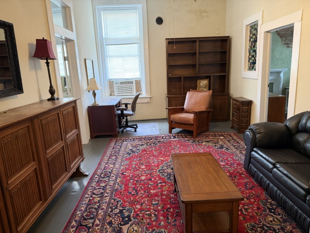 105 E Jefferson Street, Marion
